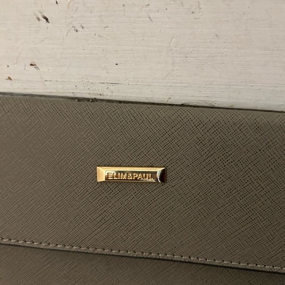 Elegant Elim & Paul Olive Wristlet Clutch - Picture 3 of 5